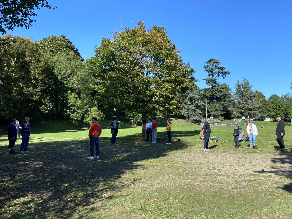 Tournoi de pétanque des Cinq Samouraï organisé au Parc du Château de Villecresnes