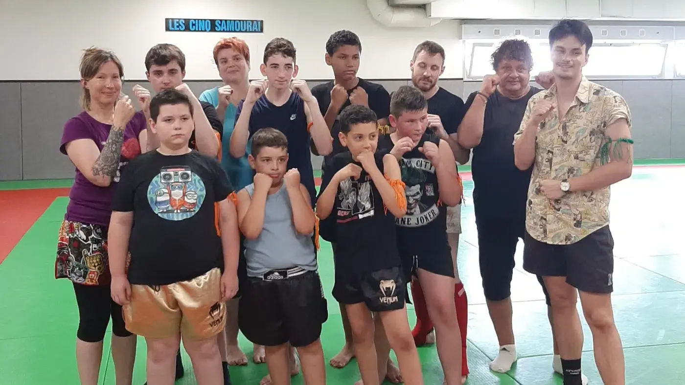 Pratique de la boxe thaïlandaise aux 5 SamouraÎ, Villecresnes